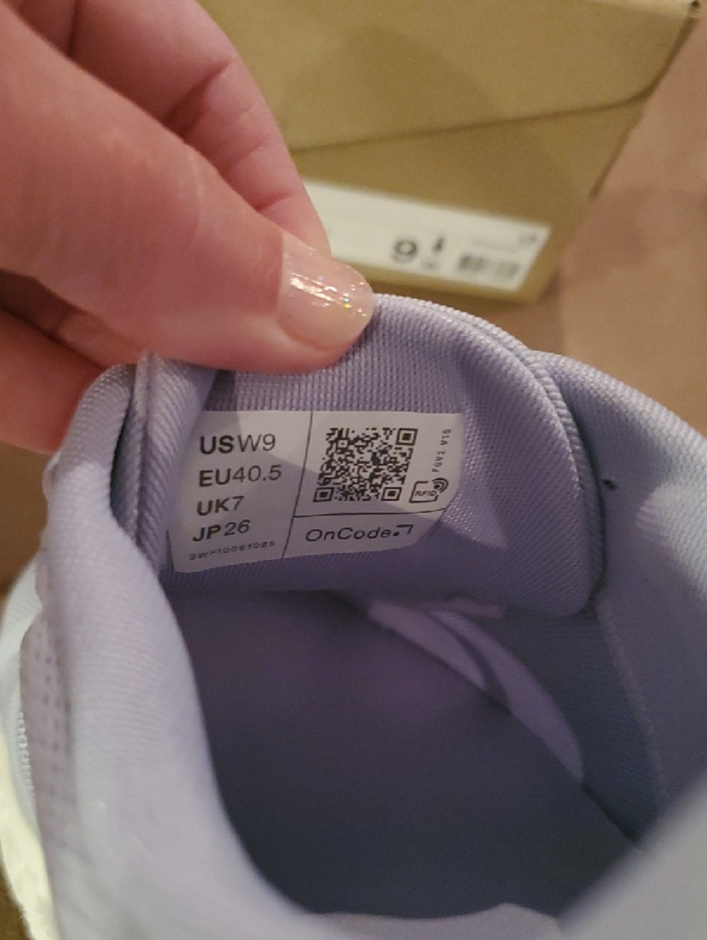 Womens On Cloud 6 Nimbus/White, Size 9 - Picture 7 of 9